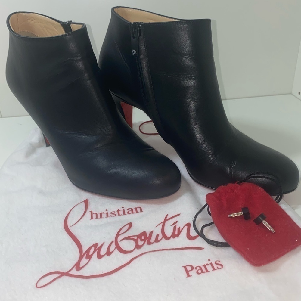 Christian Louboutin Pumpie Booty Black Leather Red Bottoms